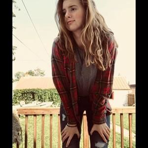 Meet your Posher, Julia